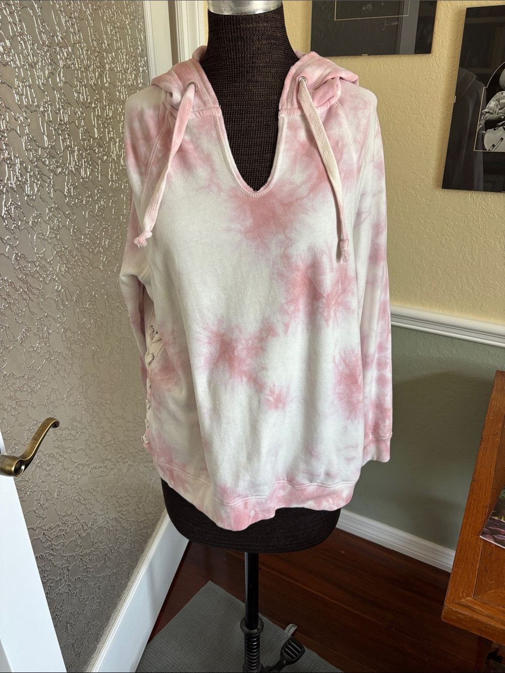 American RagTie-Dye Pink Hoodie Top with V-Neck and Drawstring Hood. NWOT M